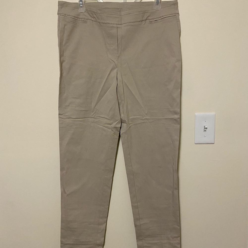 NWOT Skinny leg khaki jeggings